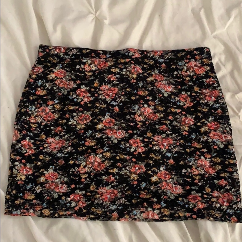 Floral mini skirt